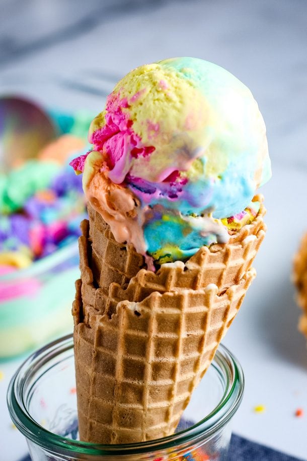 Coloring the ice cream